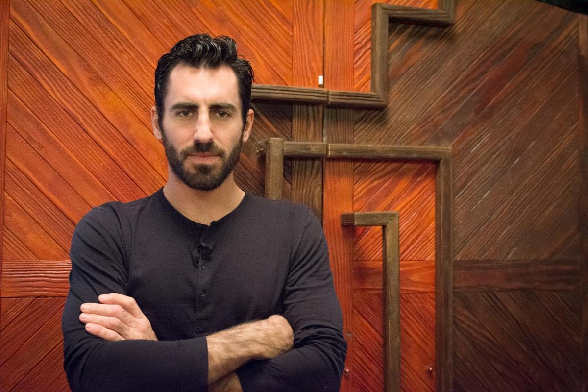 Γιάννης Αποστολάκης: Ζευγάρι με γνωστή ηθοποιό – Αυτή είναι η νέα του σύντροφος!