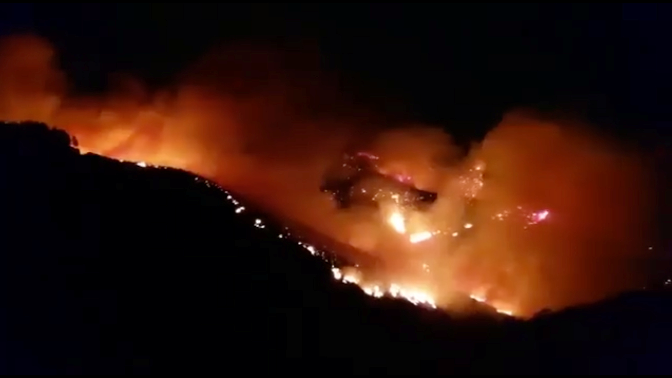 Ισπανία: Μεγάλη πυρκαγιά στο νησί Γκραν Κανάρια – Εκκενώνονται κωμοπόλεις – video