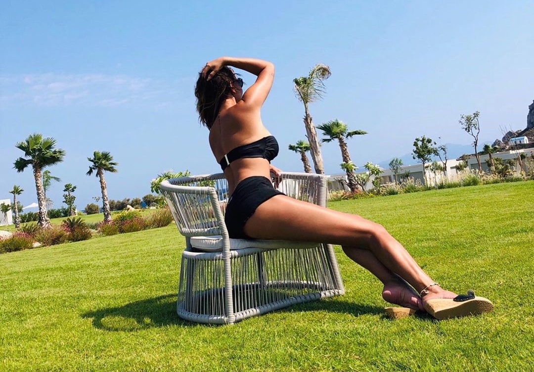 H Ελληνίδα παρουσιάστρια έβαλε φωτιά στο instagram, με το… ατελείωτο κορμί της! [pics]