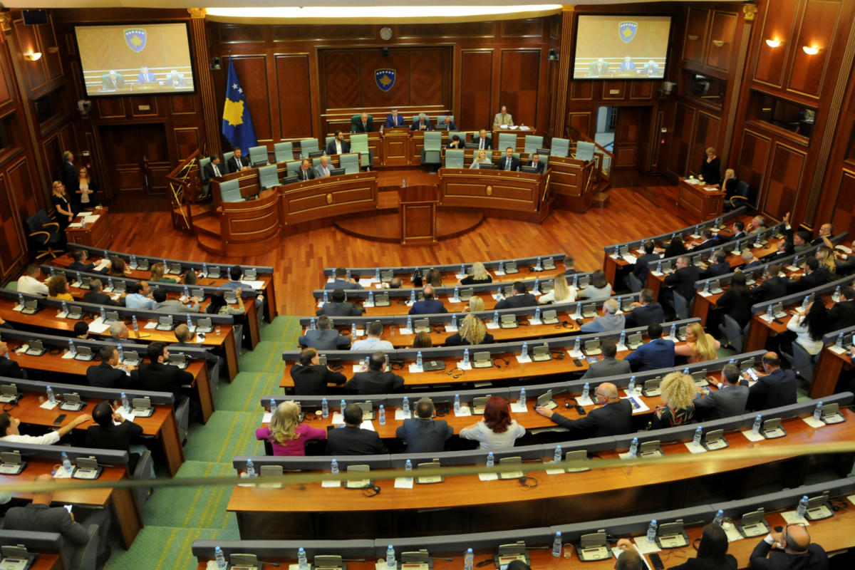 Κόσοβο: Οι βουλευτές ψήφισαν τη διάλυση του κοινοβουλίου