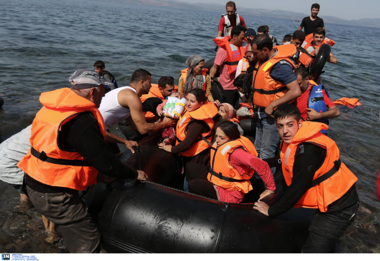 "Απόβαση" μεταναστών στη Λέσβο! Πάνω από 500 άνθρωποι με 13 βάρκες κατέφθασαν στο νησί!
