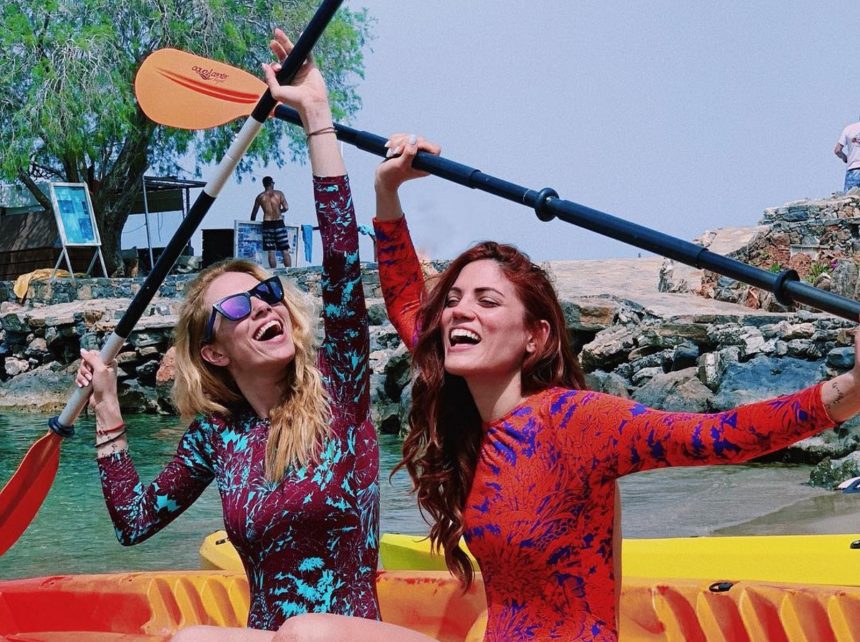 Με σκάφος στο Ιόνιο η Ντορέττα Παπαδημητρίου και η Μαίρη Συνατσάκη!