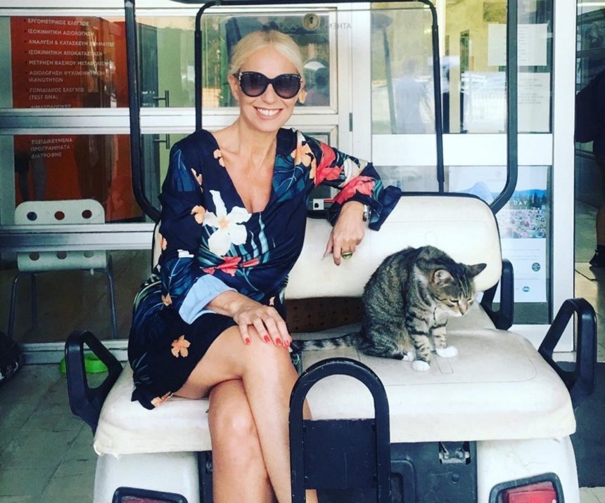 Μαρία Μπακοδήμου: Προκαλεί… εγκεφαλικά ποζάροντας με μπικίνι και χωρίς ρετούς!