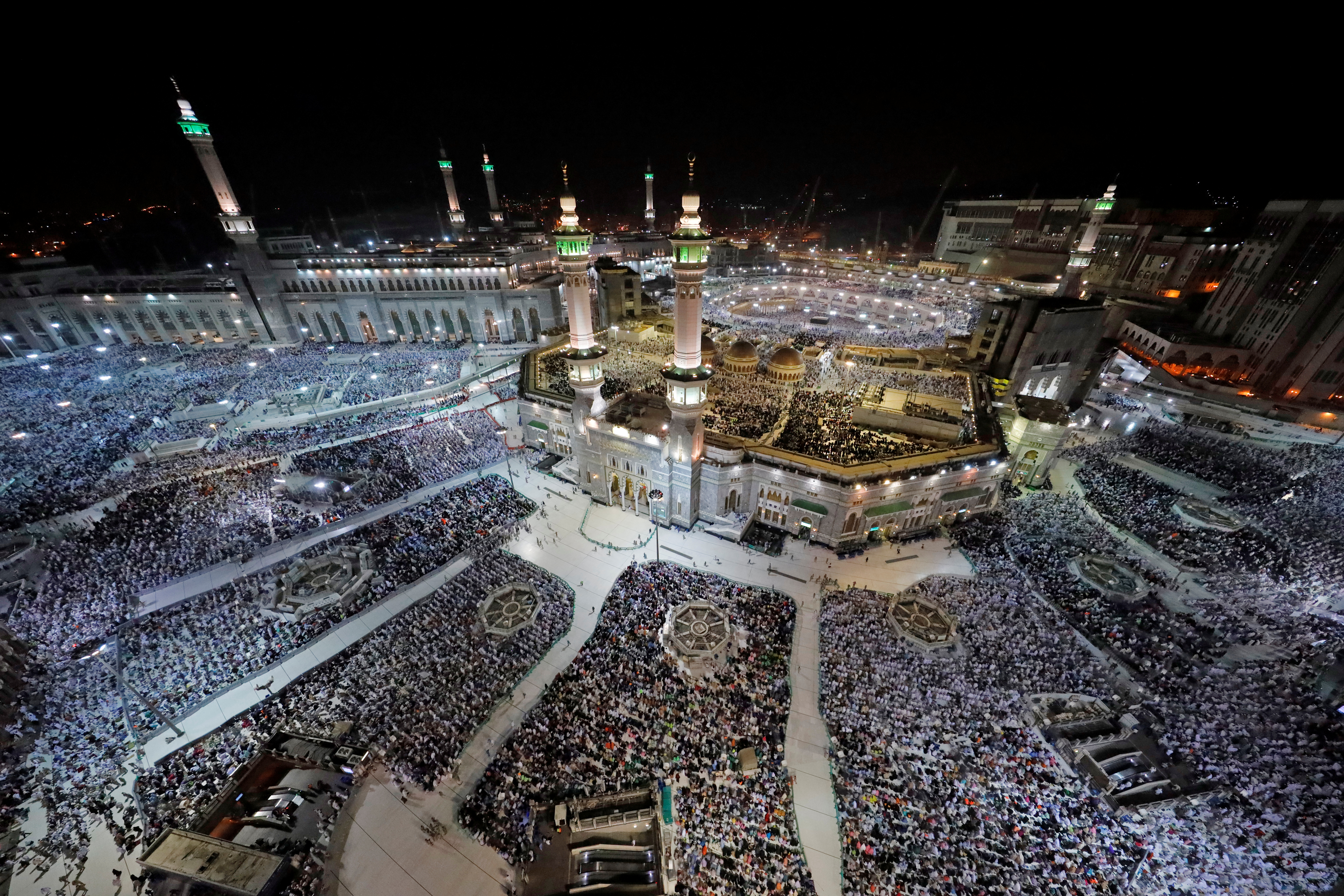 Μέκκα: Εκατομμύρια μουσουλμάνοι συρρέουν για προσκύνημα
