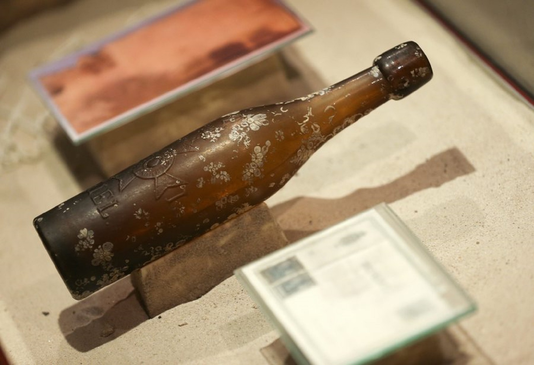 Το γράμμα στο σφραγισμένο μπουκάλι ταξίδευε 50 χρόνια στη θάλασσα!