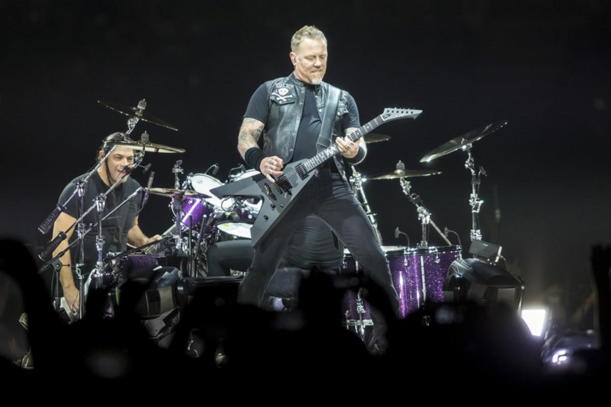 Metallica: Έγκυος γέννησε σε συναυλία τους στην Βραζιλία