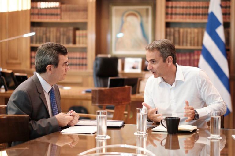 Έκτακτη σύσκεψη Μητσοτάκη – Οικονόμου για τα τροχαία στην Κρήτη
