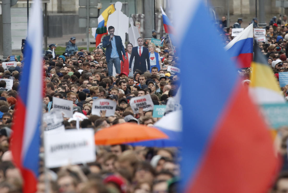 Ρωσία: Χιλιάδες πολίτες στους δρόμους για ελεύθερες εκλογές στη Μόσχα