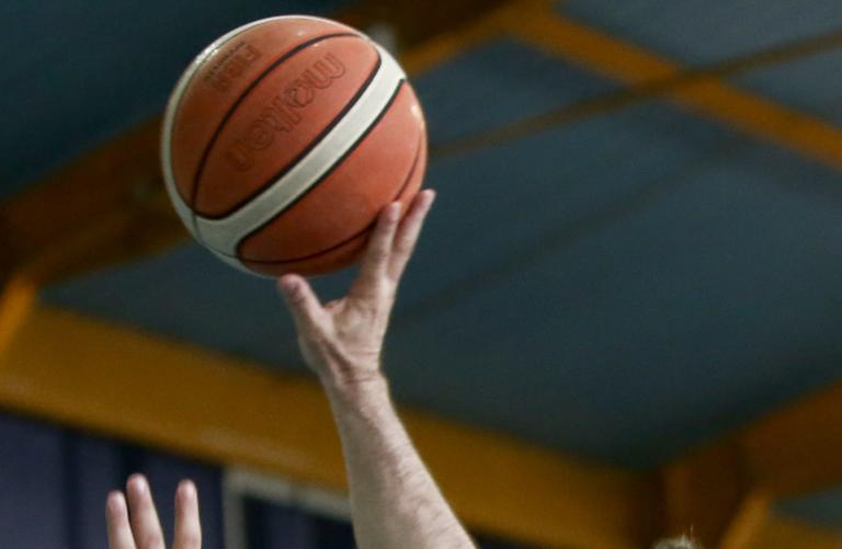 Τραυματίστηκε 12χρονος «καρφώνοντας» σε μπασκέτα
