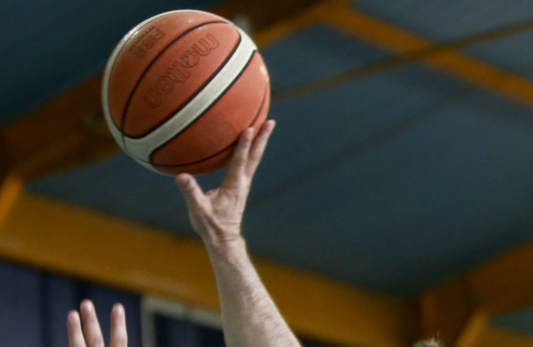 Τραυματίστηκε 12χρονος “καρφώνοντας” σε μπασκέτα