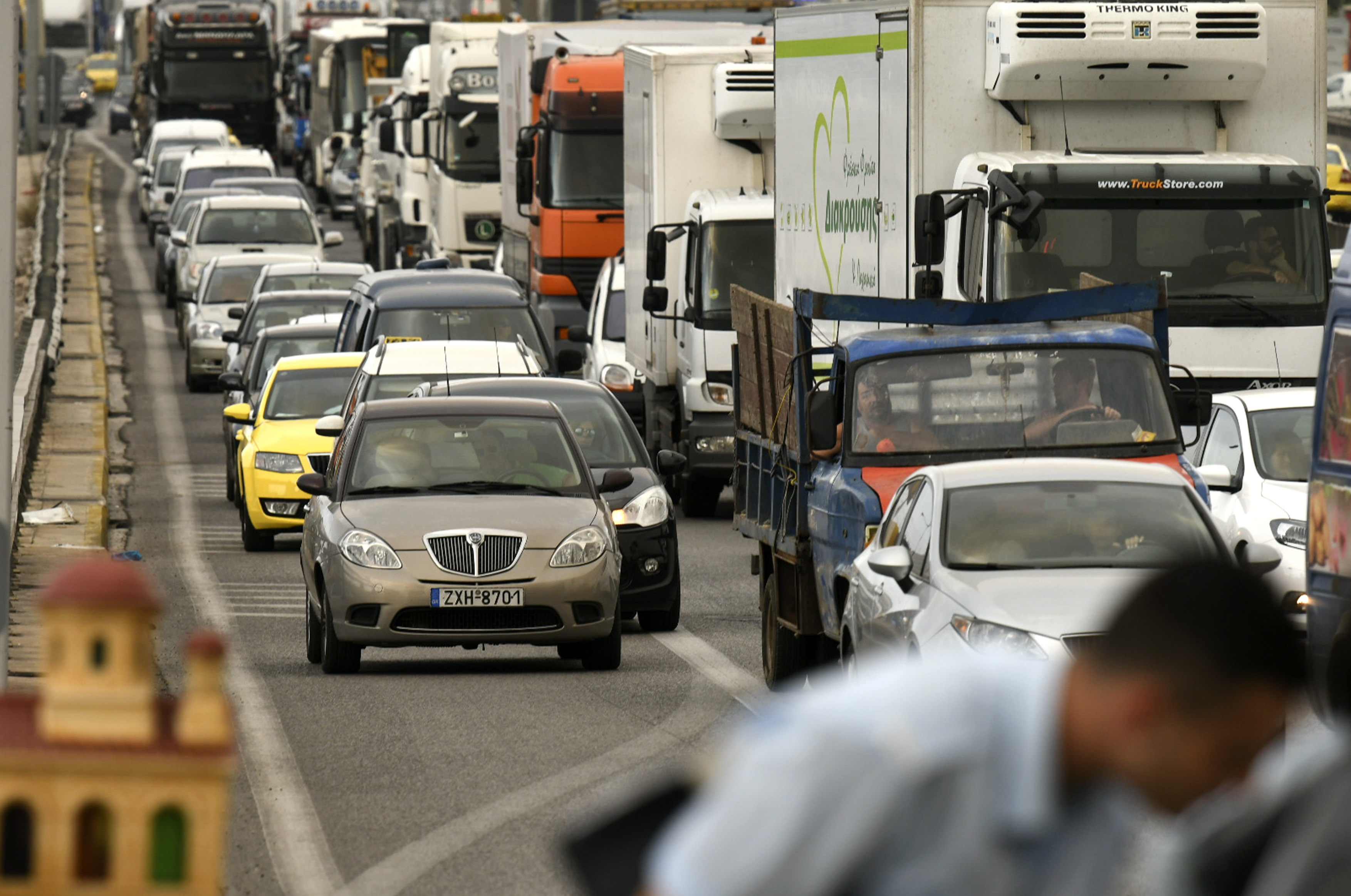 Διακοπή κυκλοφορίας στην λεωφόρο Κορωπίου λόγω τροχαίου