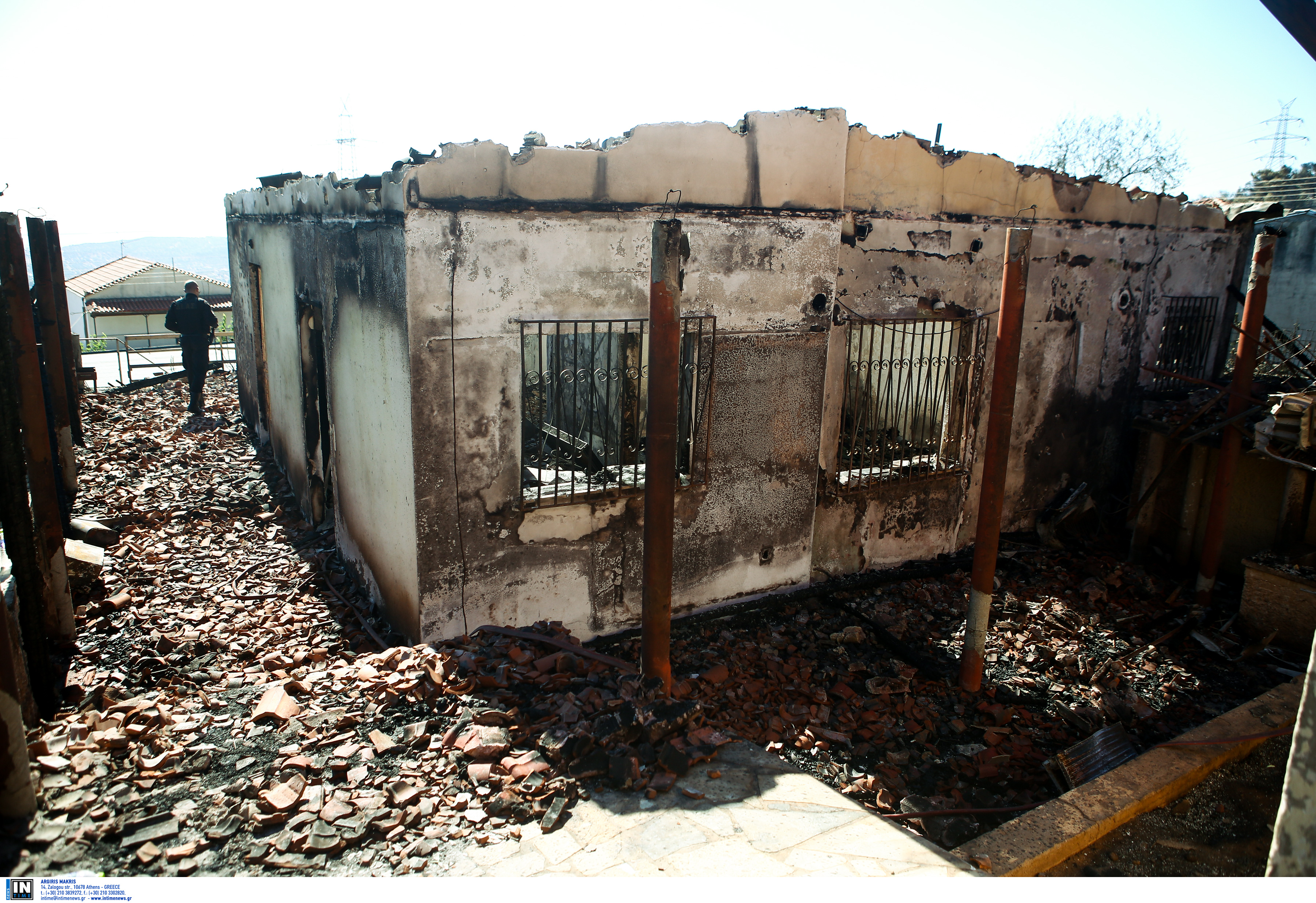 Νέα Μανωλάδα: Εργάτες κινδύνεψαν να καούν ζωντανοί από μεγάλη φωτιά στις παράγκες τους