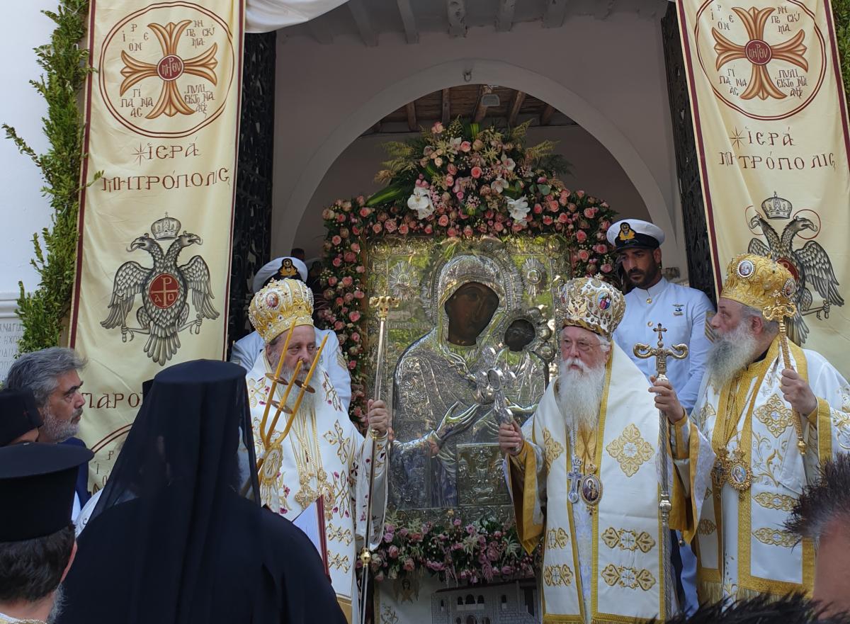 Κοίμηση της Θεοτόκου: Με λαμπρότητα ο εορτασμός στην Παναγία Εκατονταπυλιανή της Πάρου