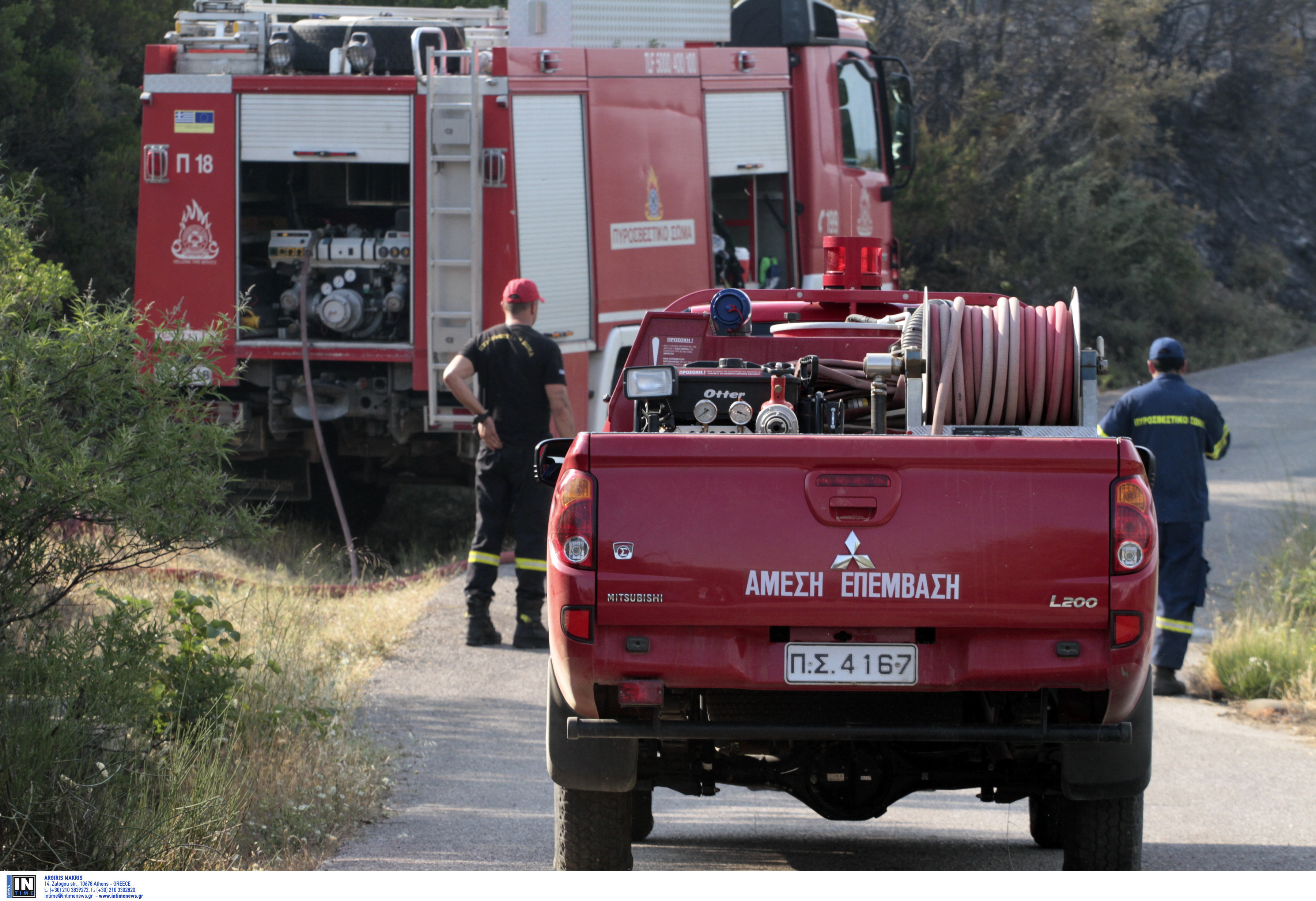 Άρτα: Στο νοσοκομείο δύο πυροσβέστες - Έπεσαν με το όχημά τους σε χαράδρα