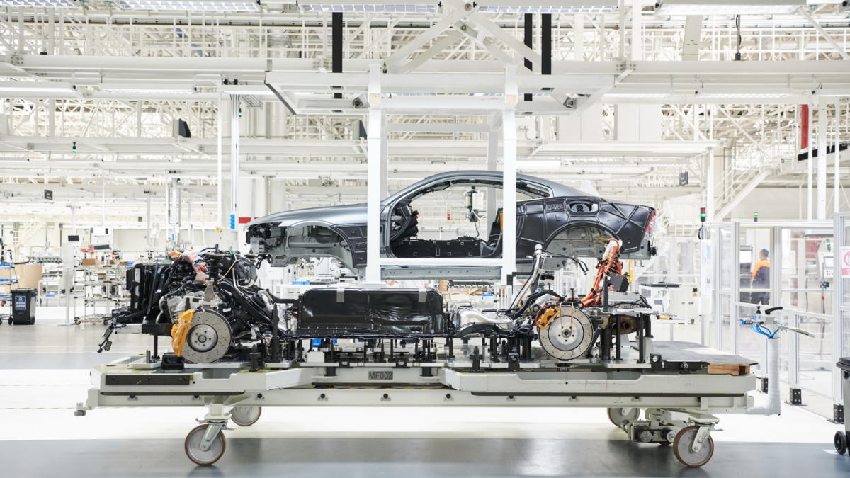 Τα πρώτα Polestar 1 βγαίνουν από τη γραμμή παραγωγής