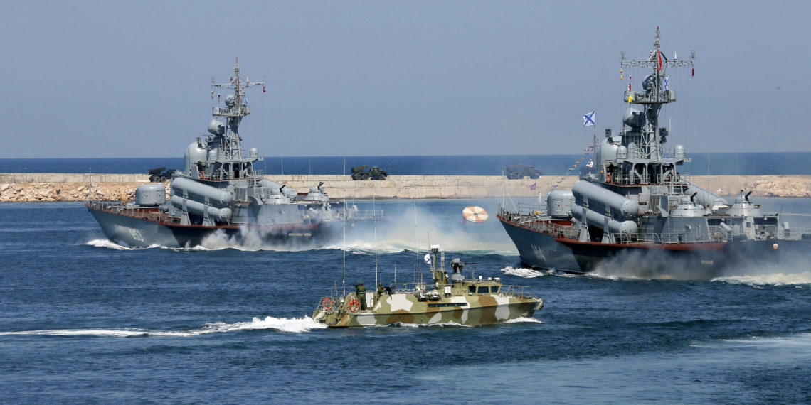 Το ρωσικό ναυτικό κινείται προς τη Νορβηγία και το ΝΑΤΟ βρίσκεται σε επιφυλακή