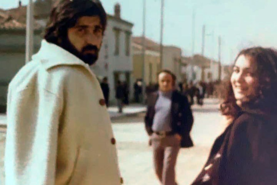 Συγκινημένος ο Λάκης Λαζόπουλος από τα εκατοντάδες μηνύματα για το θάνατο της συζύγου του