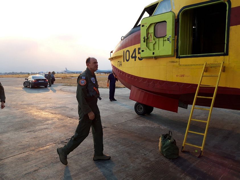 Πτήση του Αρχηγού ΓΕΑ με Αεροσκάφος CL-215 πάνω από την Εύβοια