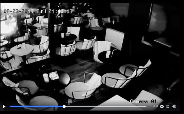Απίστευτο! Εξερράγη κινητό μέσα σε καφετέρια στα Τρίκαλα