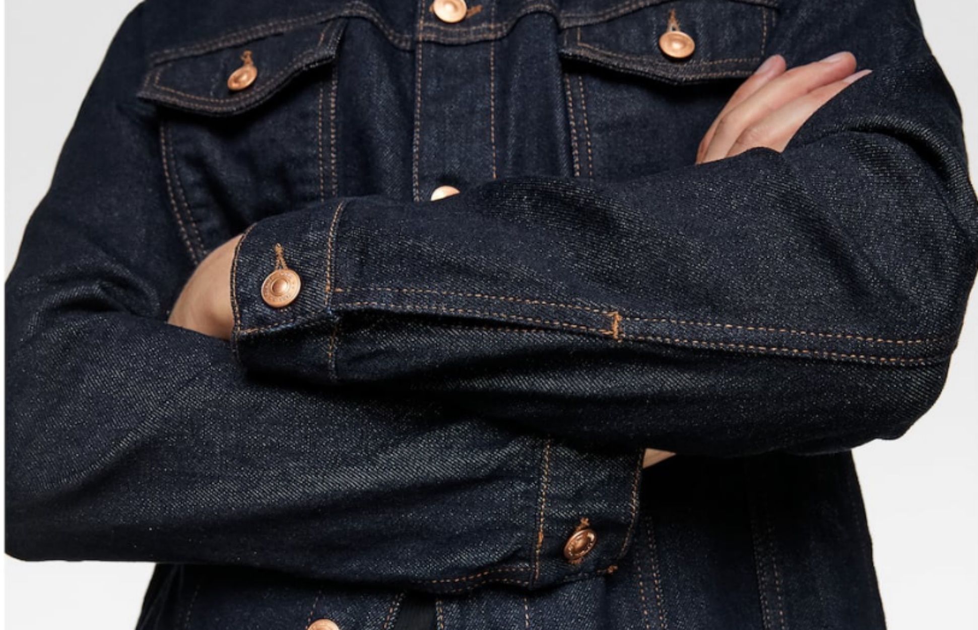 Τα τζιν μπουφάν που θα σώσουν το στυλ σου αυτή την σεζόν