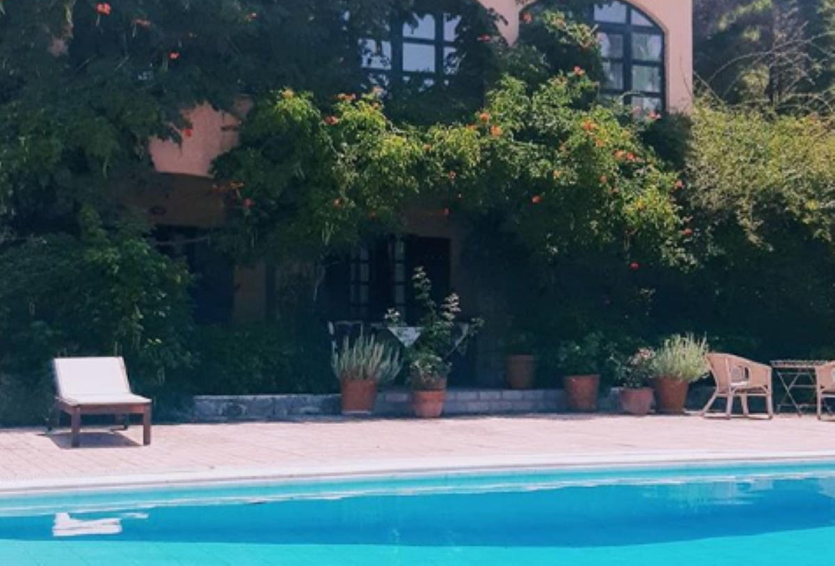 Νέες φωτογραφίες και βίντεο από την πανέμορφη εξοχική κατοικία της Μιμής Ντενίση στον Θεολόγο!