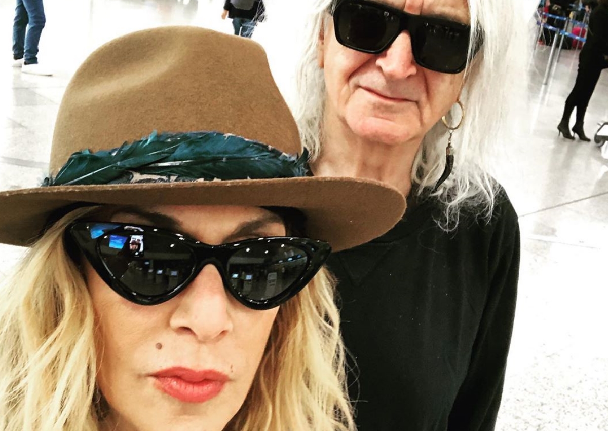 Στο φως της δημοσιότητας φωτογραφία από το γάμο Βίσση – Καρβέλα πριν από 36 χρόνια!