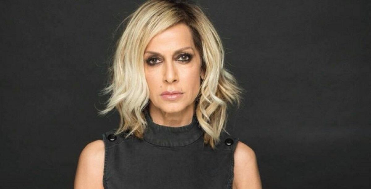 Η αδημοσίευτη φωτογραφία από τον γάμο της Άννας Βίσση και του Νίκου Καρβέλα!