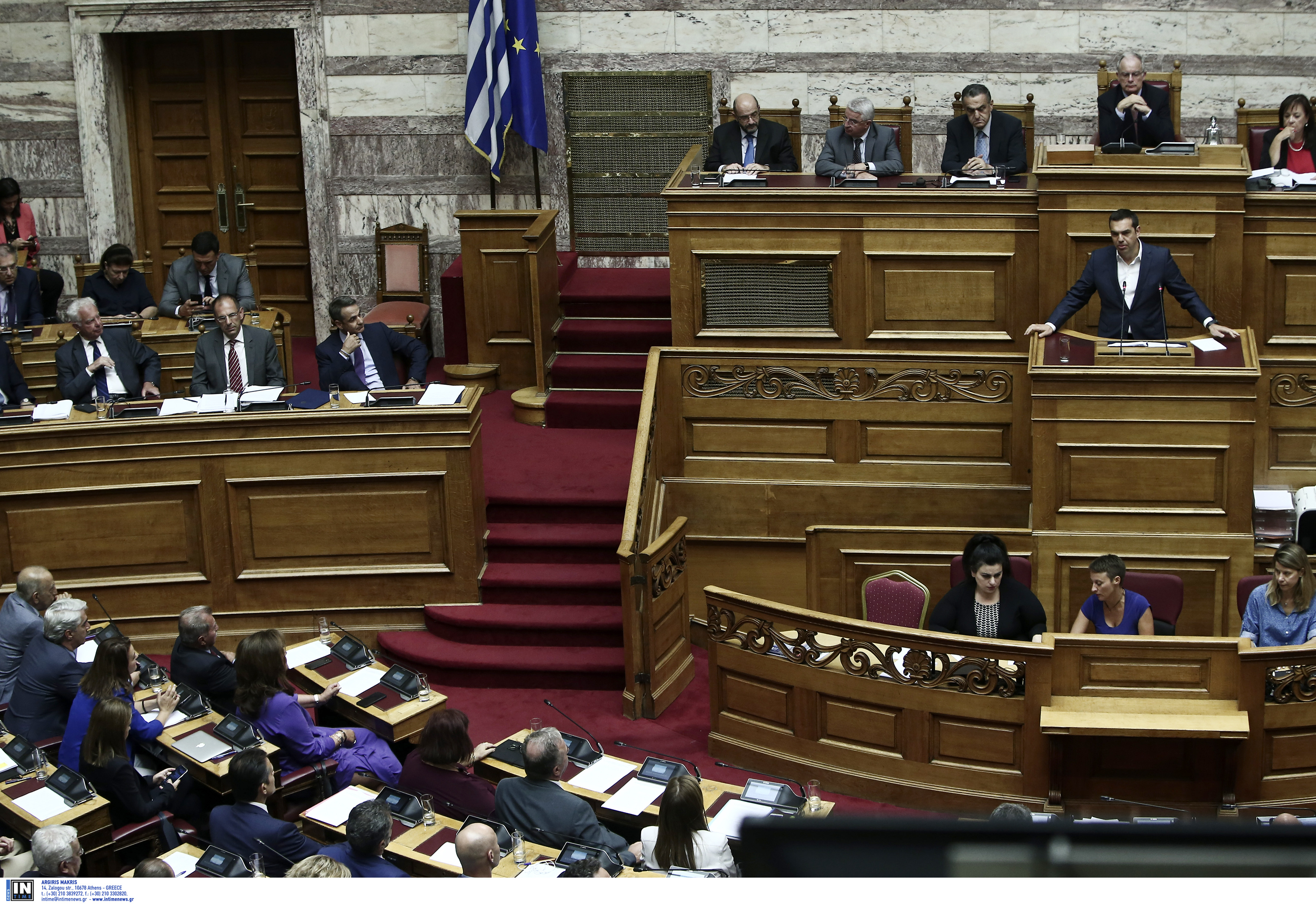 “Έκθετοι κυβέρνηση και Μητσοτάκης από τη συζήτηση στη Βουλή”, εκτιμούν συνεργάτες του Αλέξη Τσίπρα