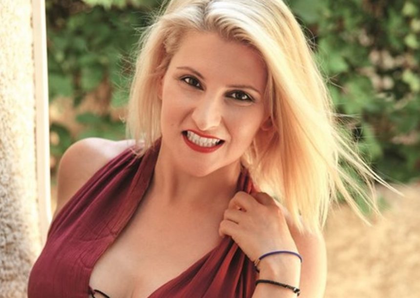 Η κόρη του Κώστα Βουτσά ήρθε στην Ελλάδα για να του πάρει συνέντευξη! [video]