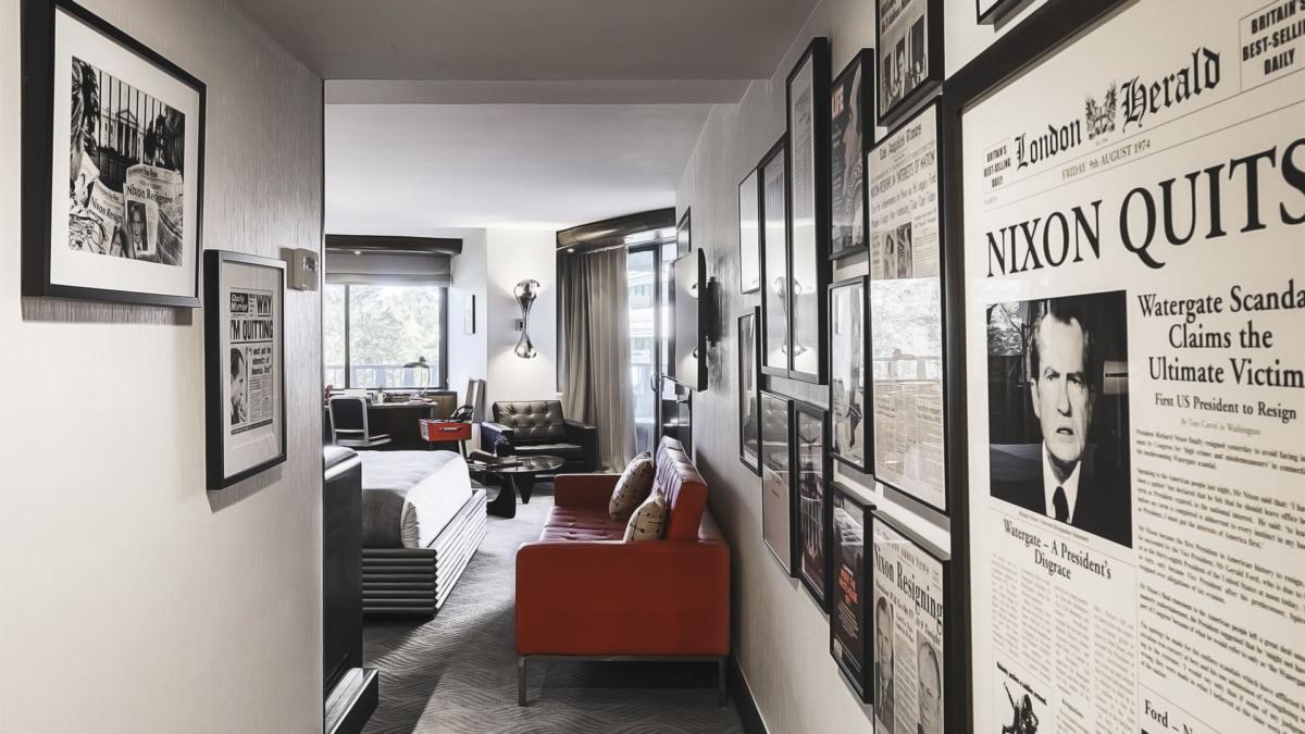 Μέσα στο ξενοδοχείο που ξέσπασε το μεγαλύτερο σκάνδαλο της Αμερικής