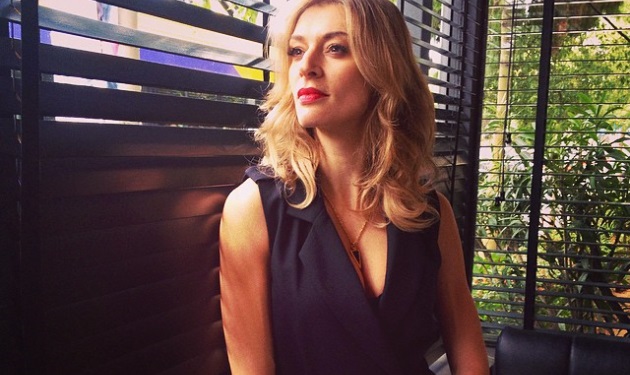 Ζέτα Δούκα: Ποζάρει μόνο με το μπικίνι της και «κόβει ανάσες»!