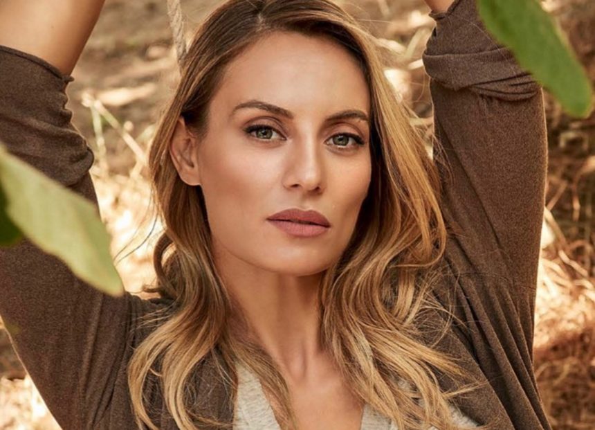 Η Ελεονώρα Μελέτη μας δείχνει την εντυπωσιακή θέα από το μπαλκόνι της!