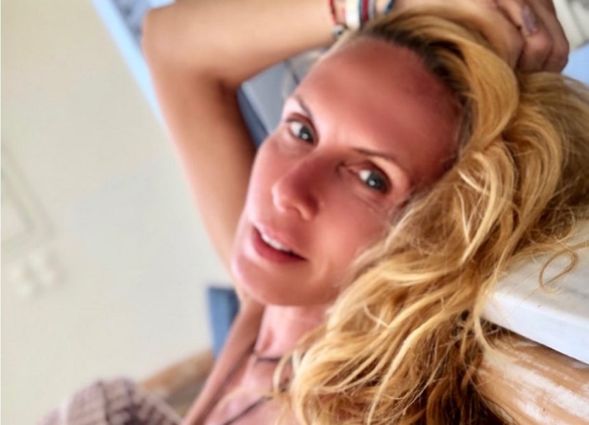 Η Εβελίνα Παπούλια ανανέωσε το χρώμα το μαλλιών της – Δες την αλλαγή