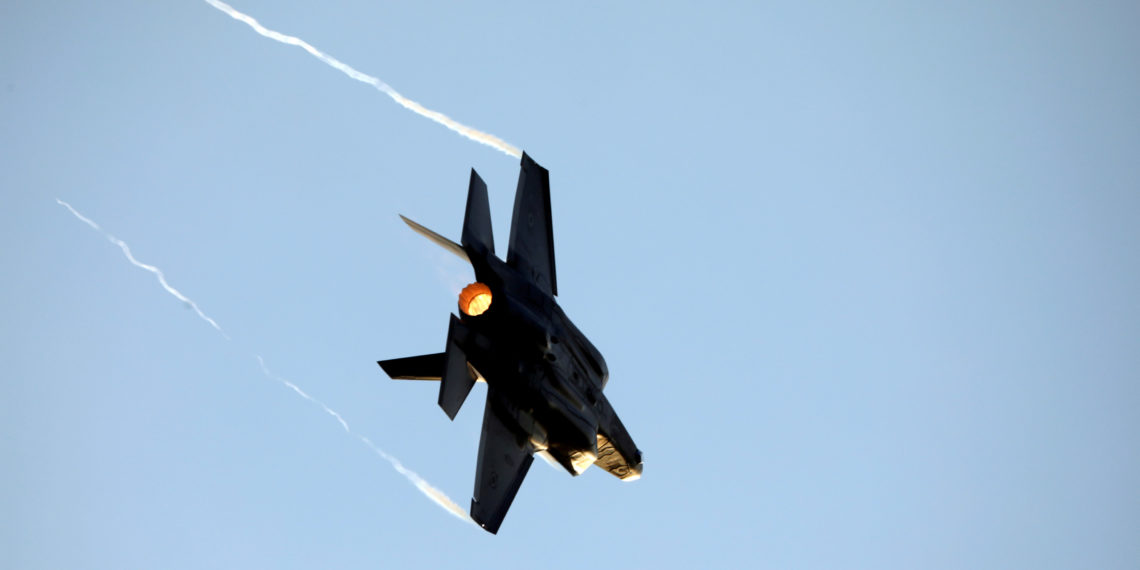 Οι Αμερικανοί πέτυχαν να κάνουν το stealth F-35 πιο φονικό – Δείτε τον πύραυλο που εκτόξευσε [pic]