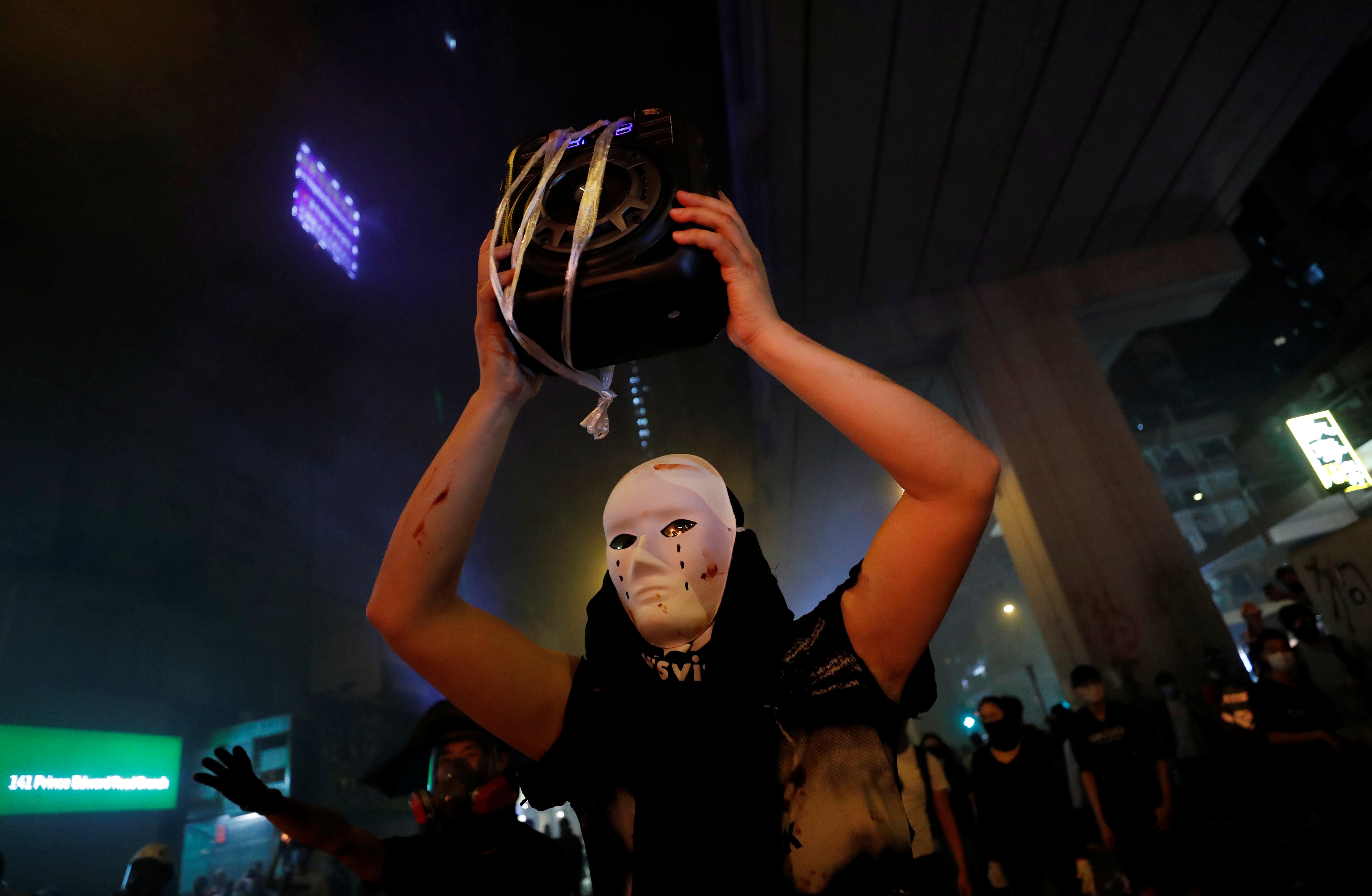 Χονγκ Κονγκ: Φωτιές, δακρυγόνα και πλαστικές σφαίρες! video