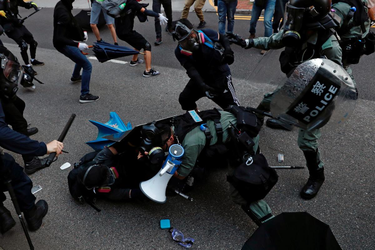 Χονγκ Κονγκ: Ένταση, δακρυγόνα και βόμβες μολότοφ σε αντικυβερνητική διαδήλωση!