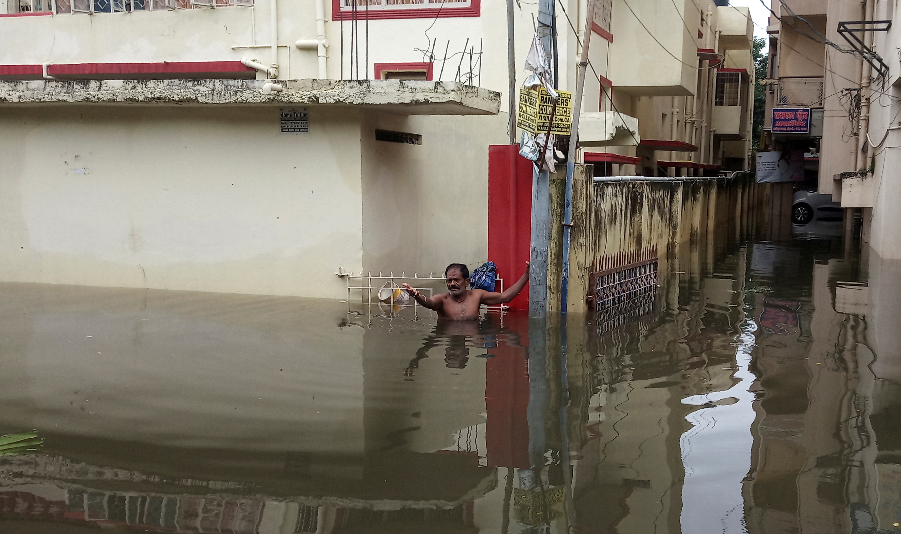 Σφοδρές βροχοπτώσεις στην Ινδία : Στους 120 οι νεκροί!