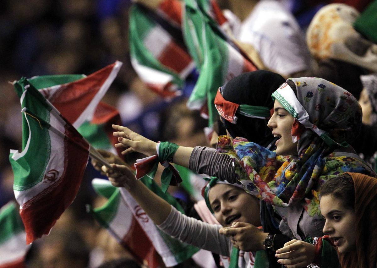 Ιράν: Απαγόρευσαν σε 2.000 γυναίκες να μπουν σε ποδοσφαιρικό γήπεδο