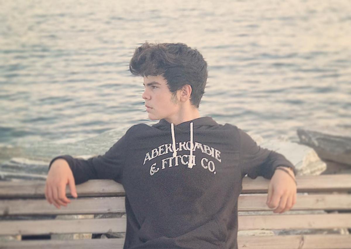 Άγγελος Λάτσιος: Ο γιος της Ελένης Μενεγάκη μας ξεναγεί στο κέντρο της Αθήνας!