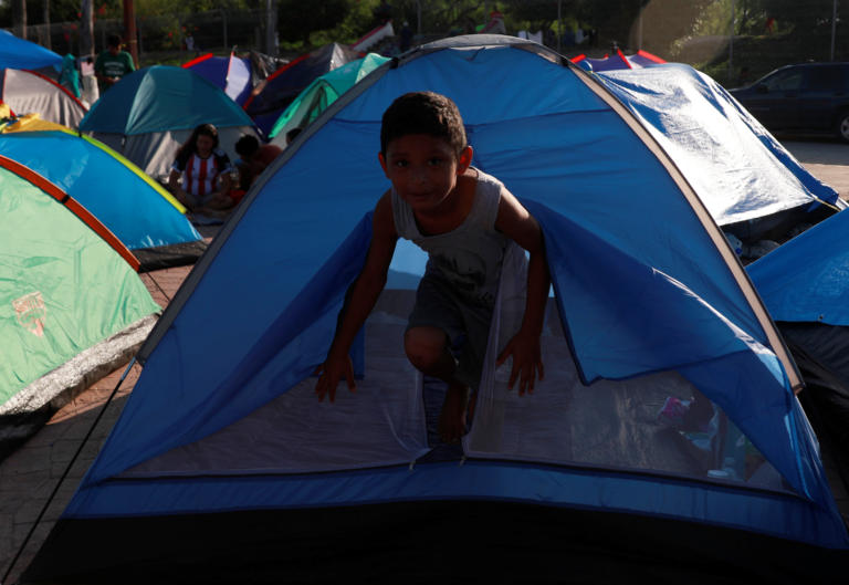 Συμπονούν τους πρόσφυγες από... μακριά οι Έλληνες - «Οι μετανάστες κάνουν κακό στη χώρα» πιστεύει η πλειοψηφία