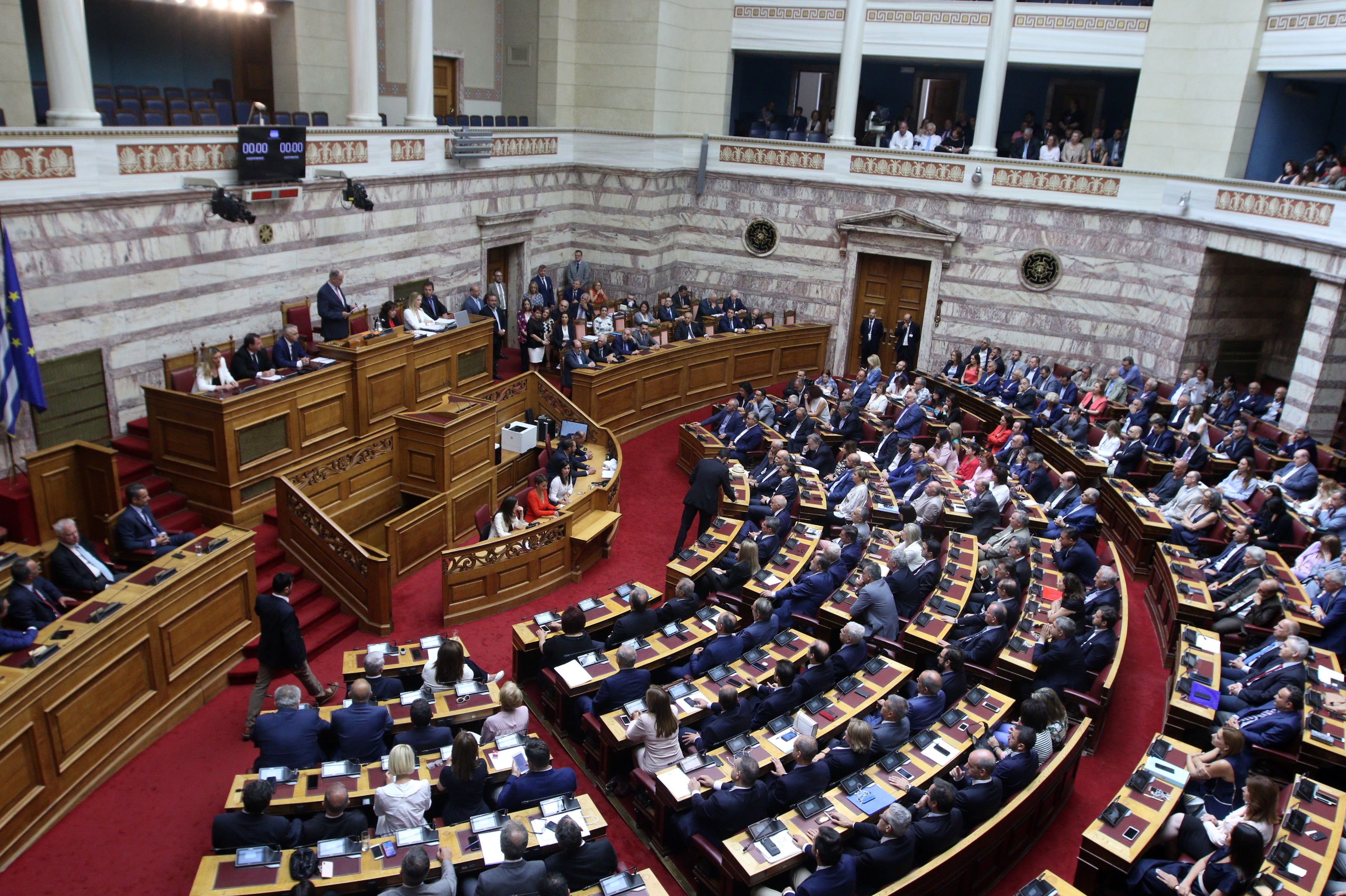 Εκλογικός νόμος: Ξεκίνησαν τα παζάρια! video