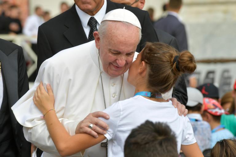 Κοντά στους απόκληρους της Αφρικής ο “πάπας των φτωχών”