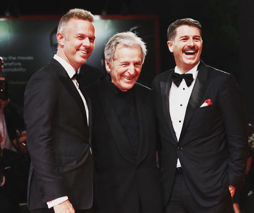 Ο Βαρουφάκης, ο Μπουρδούμης και ο Λούλης στο κόκκινο χαλί του Φεστιβάλ της Βενετίας!