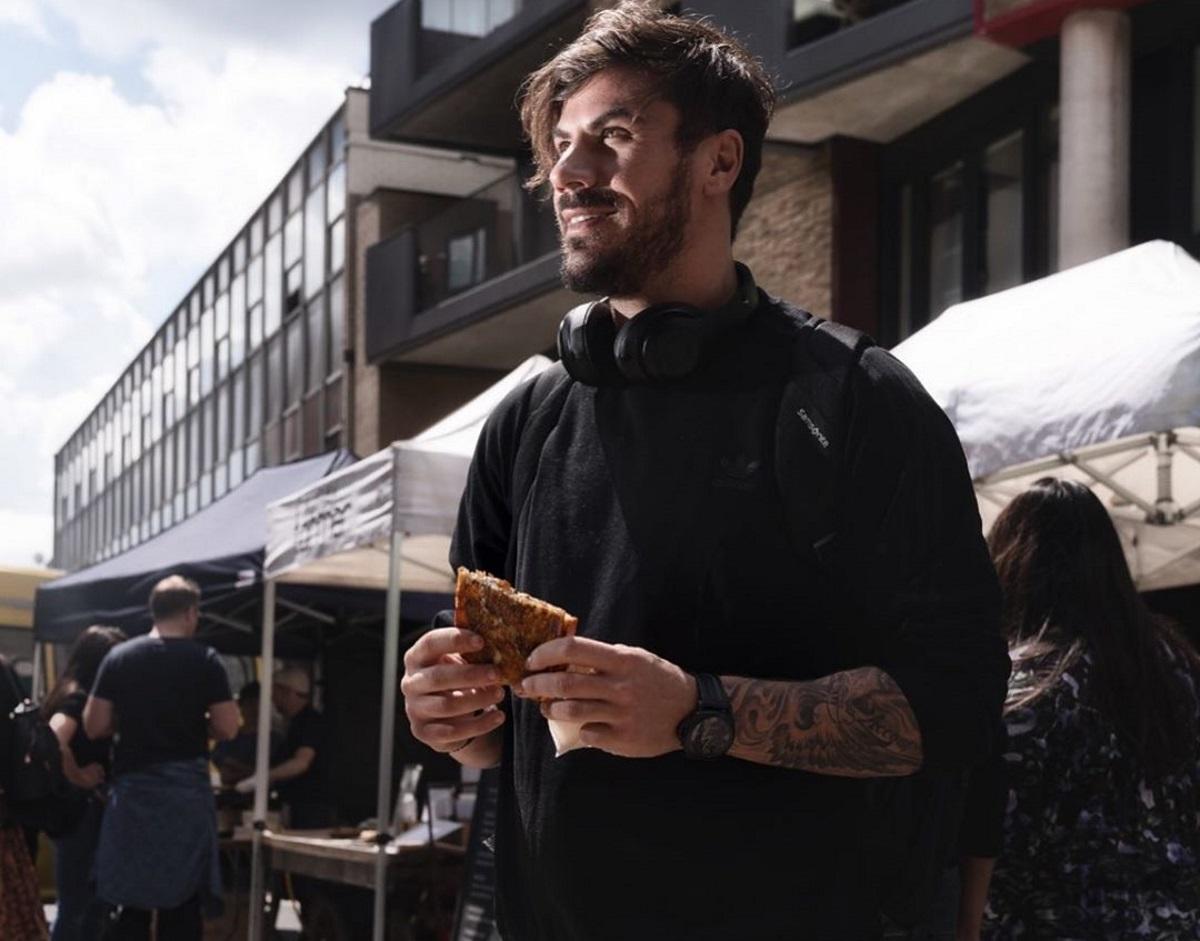 Άκης Πετρετζίκης: Η καριέρα του… εκτοξεύεται στο εξωτερικό!