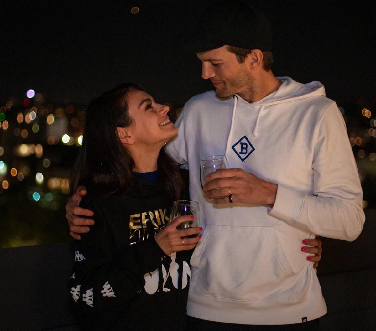 Έτσι περνούν ο Ashton Kutcher και η Mila Kunis μετά τις αποκαλύψεις της Demi Moore!