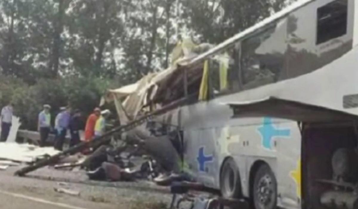 Τραγωδία στην Κίνα! 36 νεκροί από σύγκρουση λεωφορείου με φορτηγό