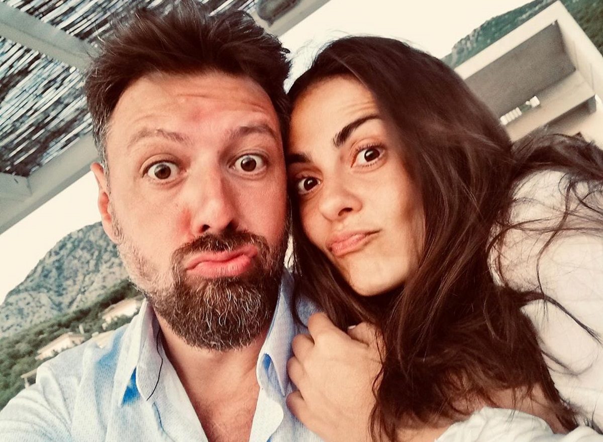 Μάνος Παπαγιάννης: Μας δείχνει την εντυπωσιακή τούρτα για τα 2α γενέθλια του γιου του