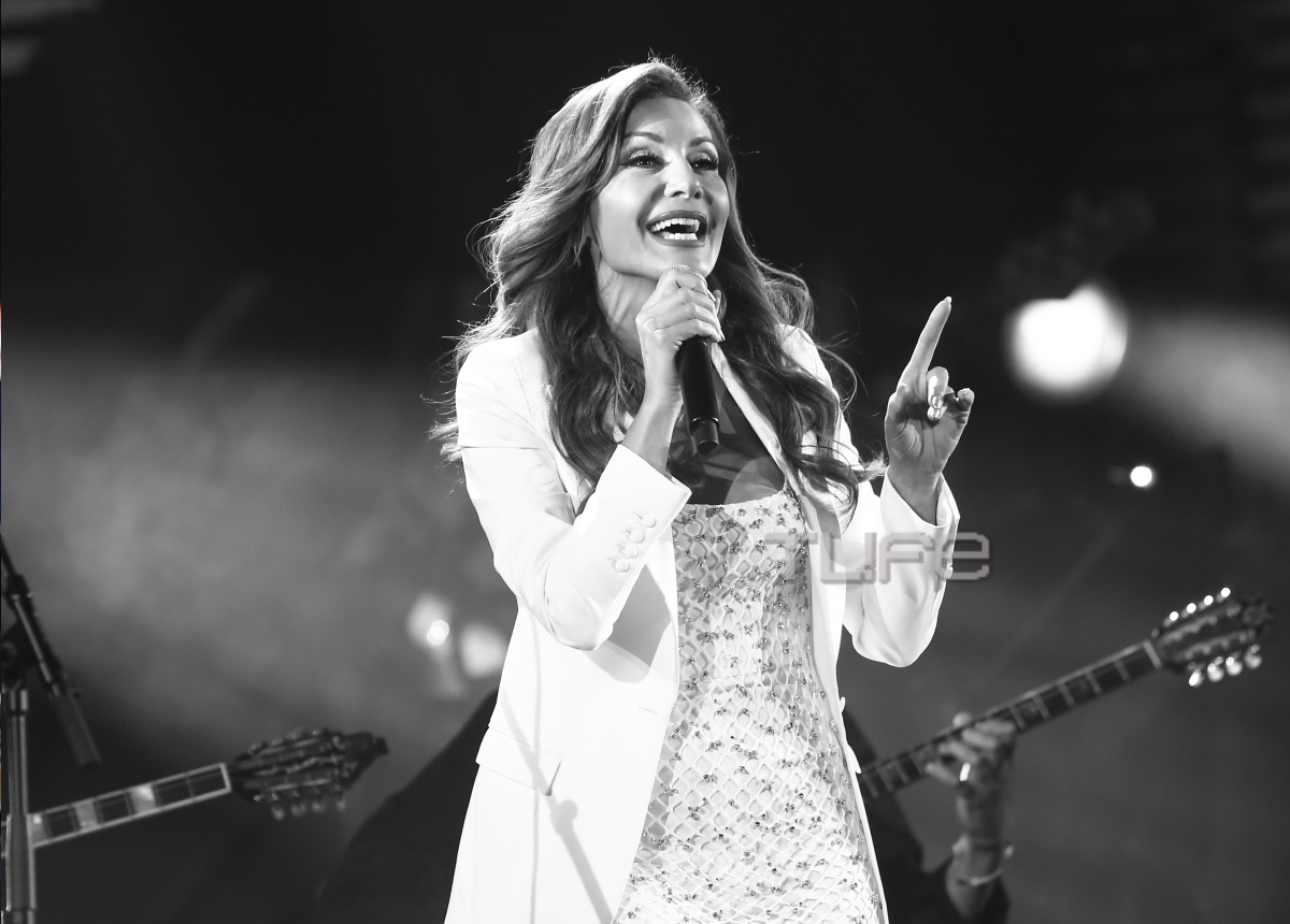 Το μεγάλο «ευχαριστώ» της Δέσποινας Βανδή στη συναυλία «Όλοι μαζί μπορούμε»!