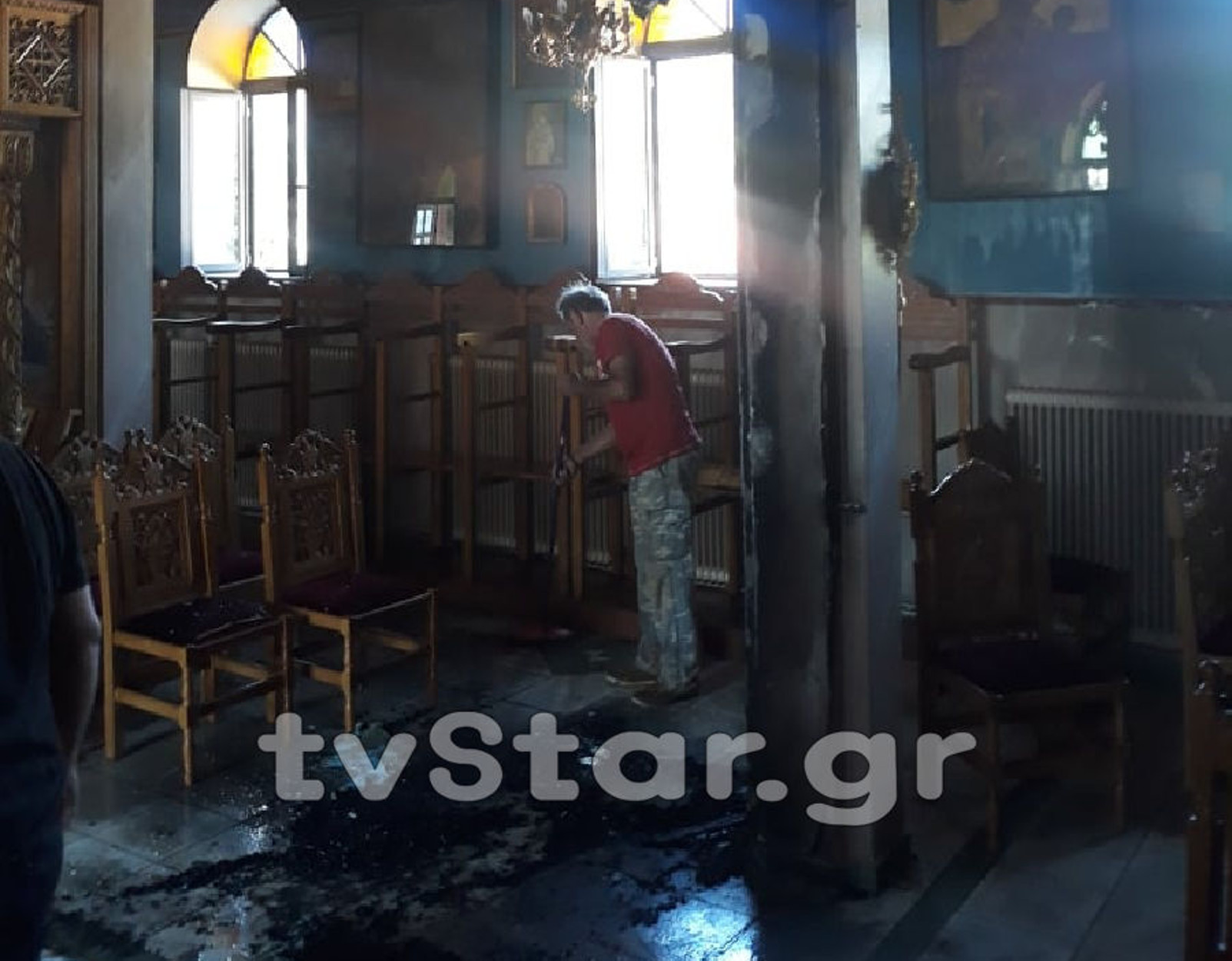 Εύβοια: Φωτιά σε κεντρική εκκλησία χωριού