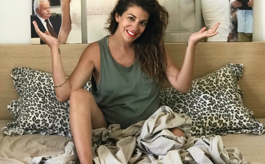 Eλένη Χατζίδου: Έτσι είναι η κοιλιά της 5 μέρες μετά τη γέννα! [pic]